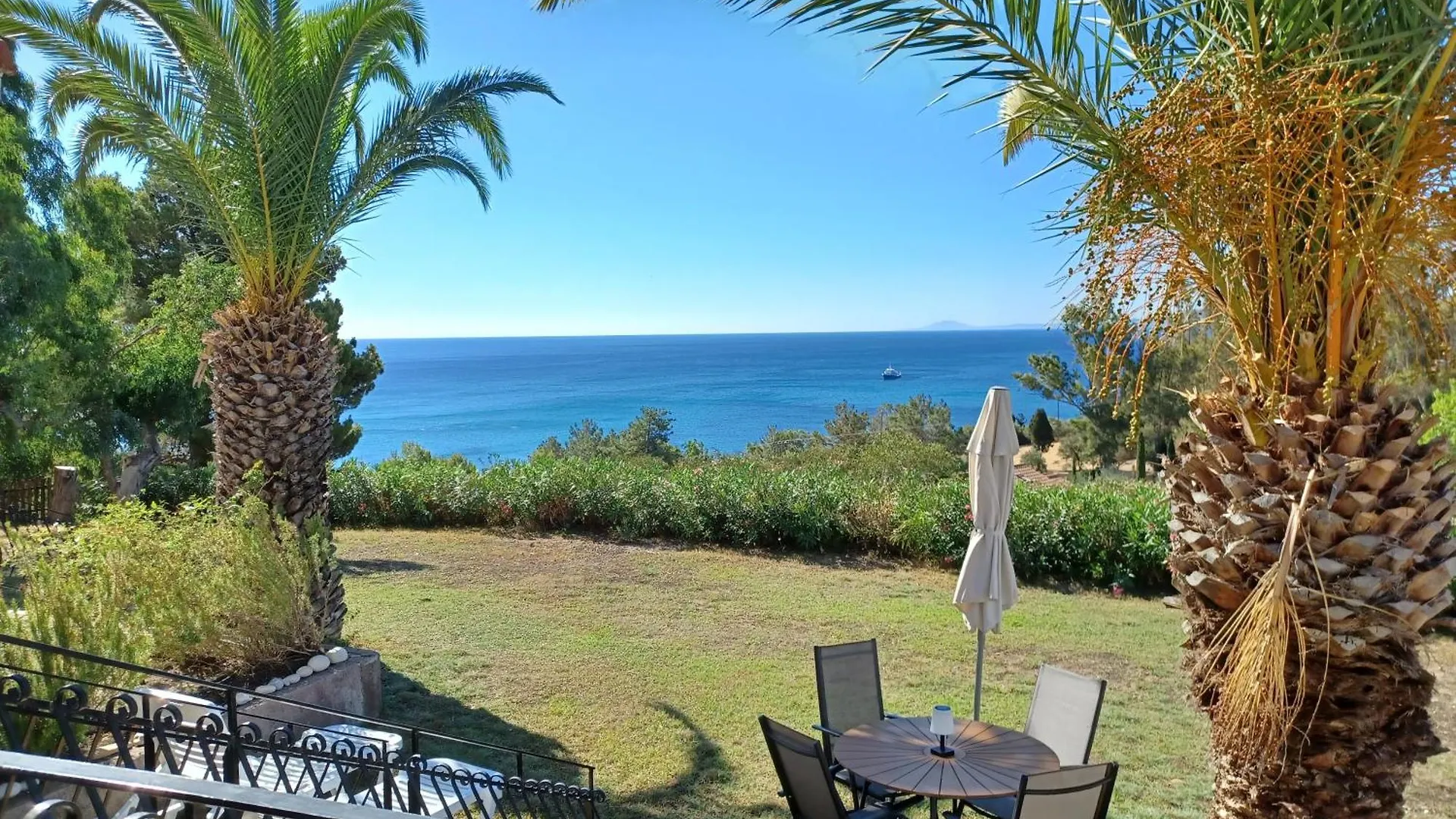Holiday home Nerissa Bungalow 2, Two Bedroom House With Sea View Spartia